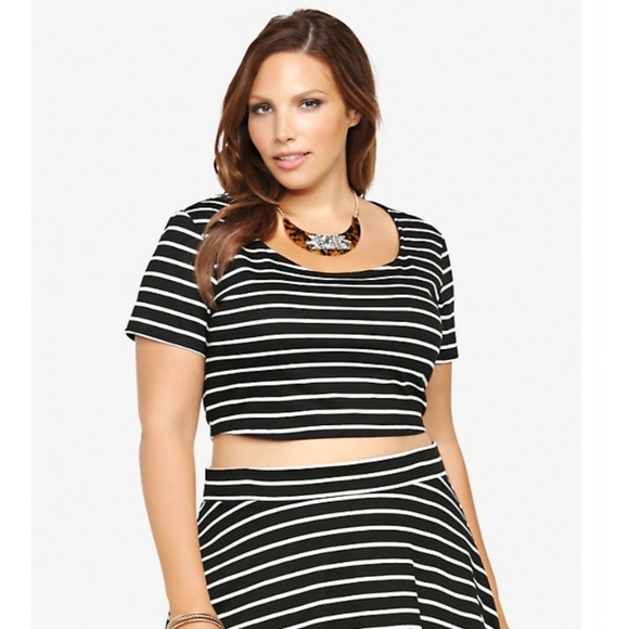torrid Tops - Torrid 3X Black White Striped Scoop Neck Crop Top